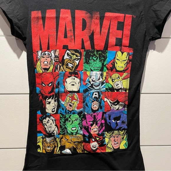 Women’s Marvel T-Shirt (Small) - Picture 2 of 4